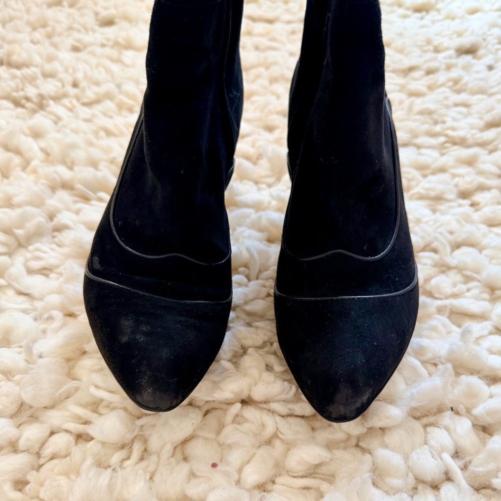 Tod's Black Knee-High Suede Heeled Boots - Picture 11 of 12